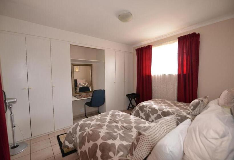 Студия Стандарт, Attaché Guest Lodge & Health Spa