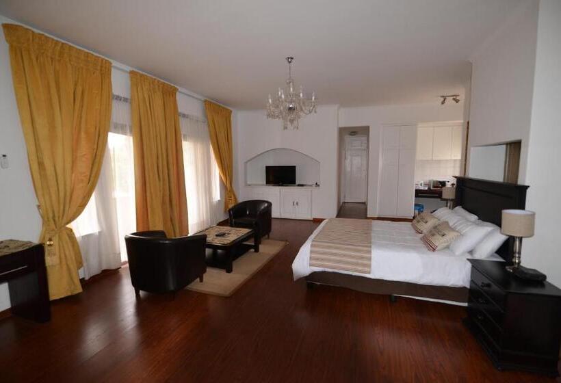 Люкс, Attaché Guest Lodge & Health Spa