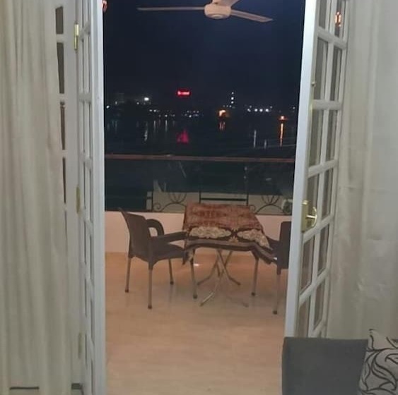 استودیوی لوکس, Lotus Lis House