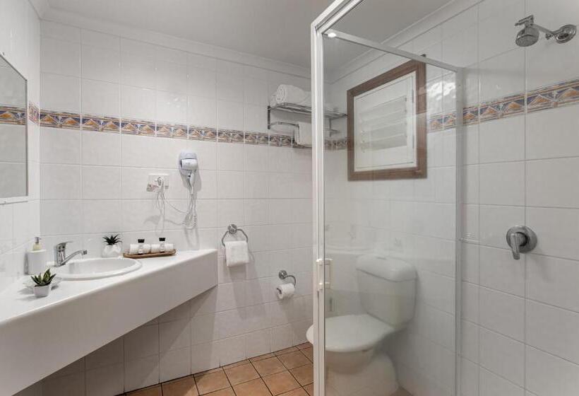Студия Классика, Sunlit Waters Studio Apartments