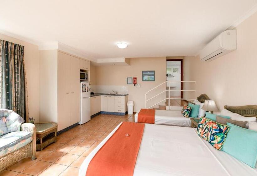 Апартаменты Классик 1 Спальня, Sunlit Waters Studio Apartments