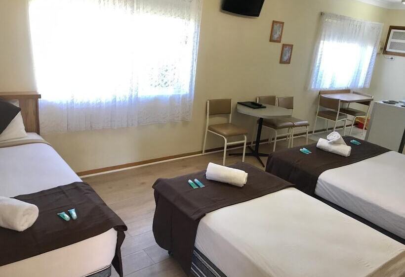 家庭间, Angel S Rest Motel