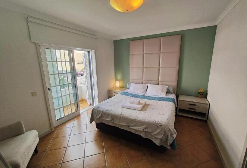 اتاق استاندارد با سرویس بهداشتی مشترک, Vagueira Guest House