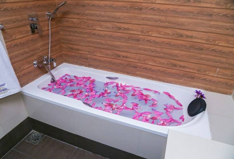 اتاق لوکس با چشم‌انداز, Crystal Resort Dickwella