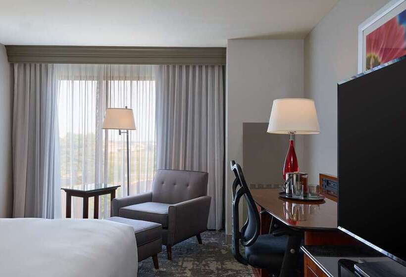 Номер Стандарт Кровать Кинг Адаптированный для Инвалидов, Doubletree By Hilton Omaha Southwest