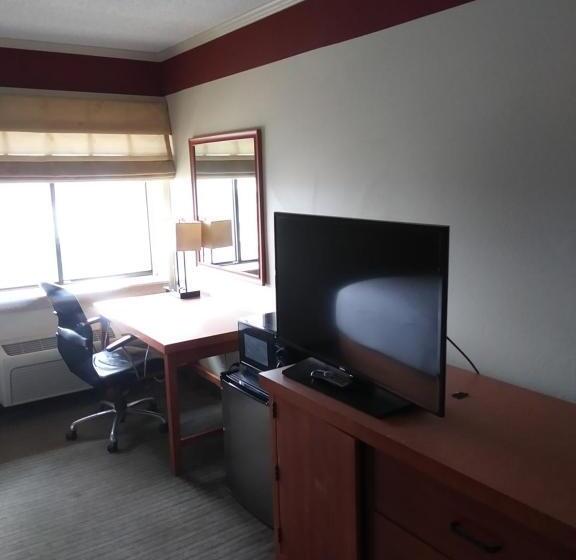 Executive Szoba King Size Bed, Travelodge By Wyndham Columbus State University