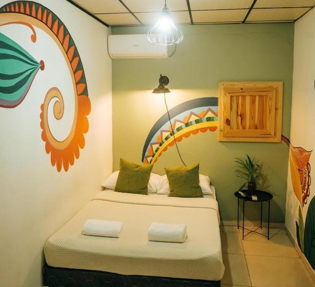 غرفة قياسية, Hostal & Café Travelers