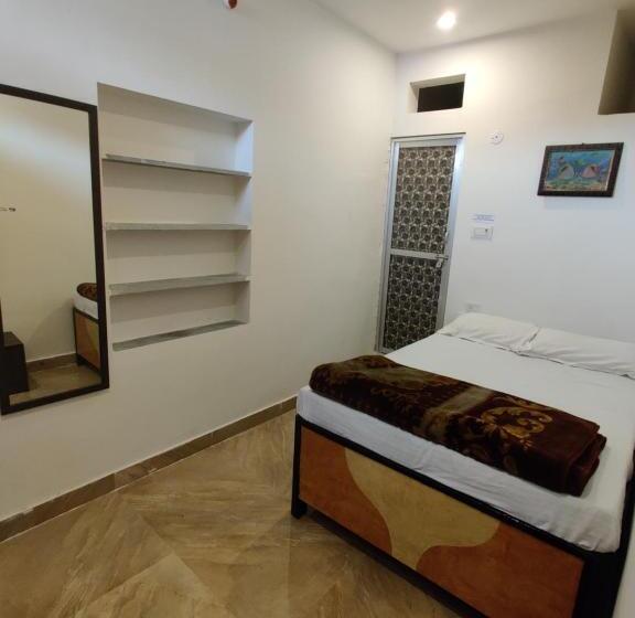 经济房, Varah Square Guest House