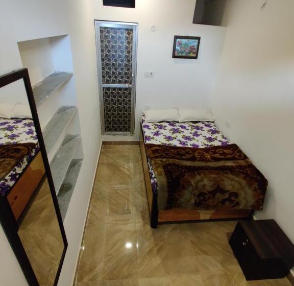 经济房, Varah Square Guest House