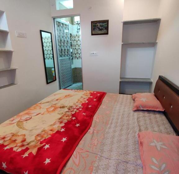 豪华房间, Varah Square Guest House