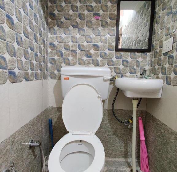 经济房, Varah Square Guest House