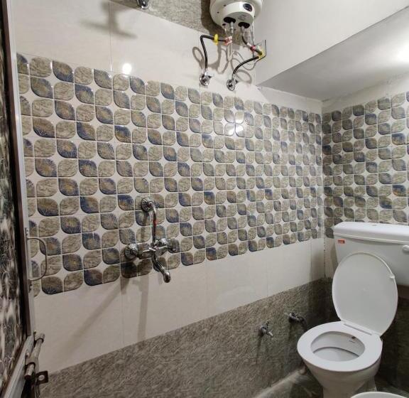 经济房, Varah Square Guest House
