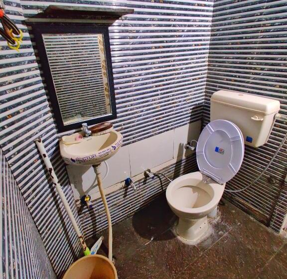 基本间, Varah Square Guest House