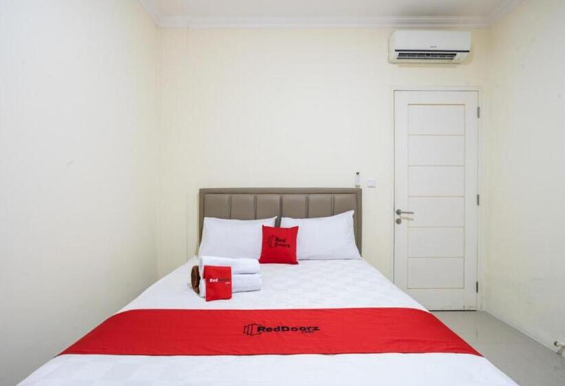 Номер Стандарт, Reddoorz Plus Near Siloam Karawaci