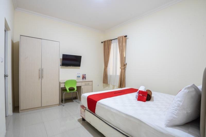 Номер Стандарт, Reddoorz Plus Near Siloam Karawaci