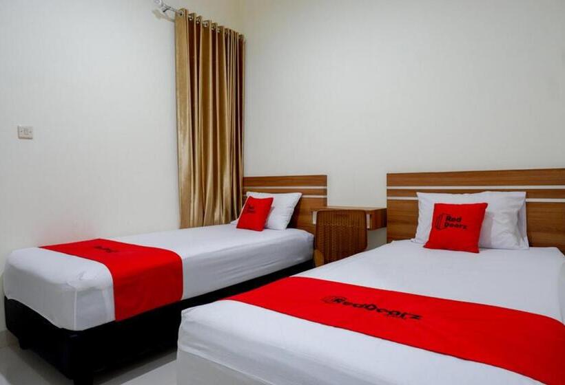 Номер Стандарт, Reddoorz Near Living Plaza Purwokerto