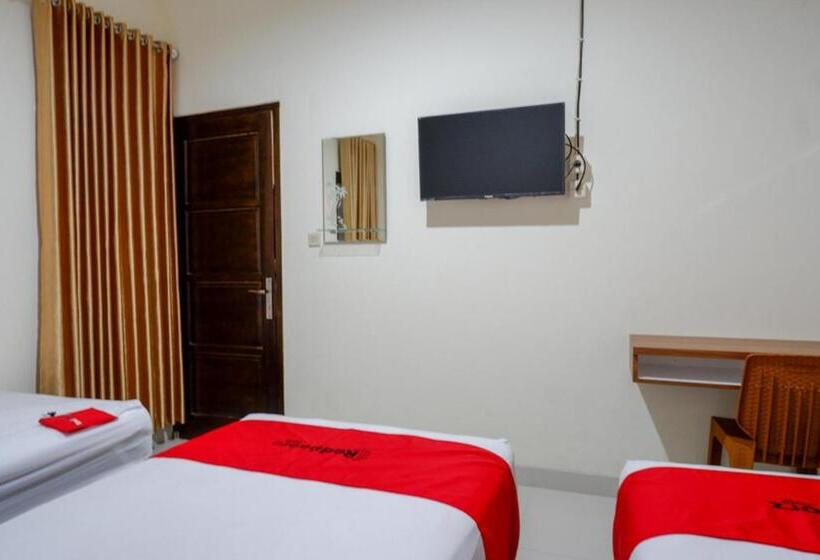 Семейный Номер, Reddoorz Near Living Plaza Purwokerto