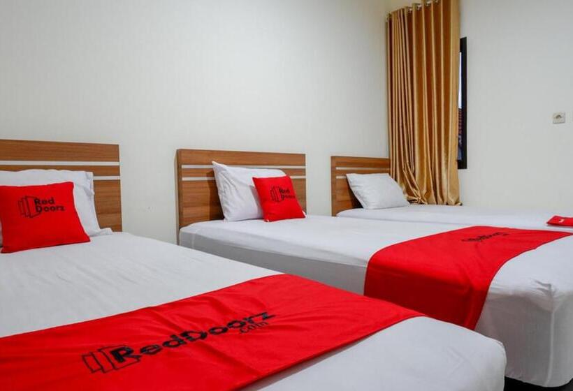 패밀리 룸, Reddoorz Near Living Plaza Purwokerto