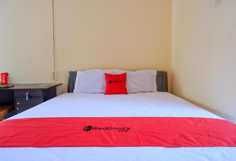 Номер Economy, Reddoorz Syariah Near Alun Alun Purwokerto