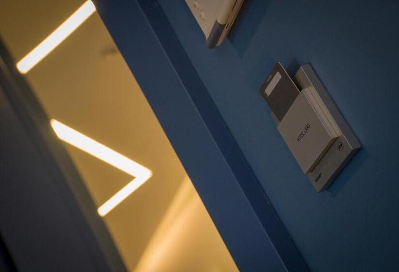 Номер Deluxe с Балконом, Zigzag Hostel