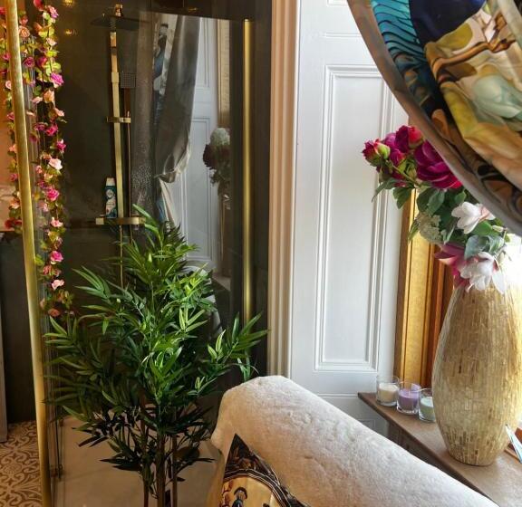 Номер Deluxe Кровать Кинг, Belmont House Boutique   The Kingsley Collection