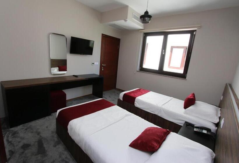 Economy Zimmer, Prior