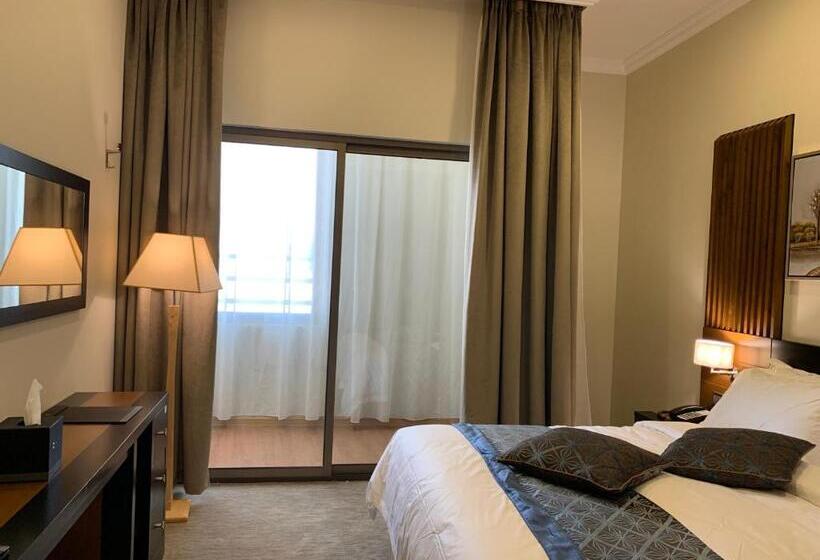 Suíte Executivo, Tripper Inn