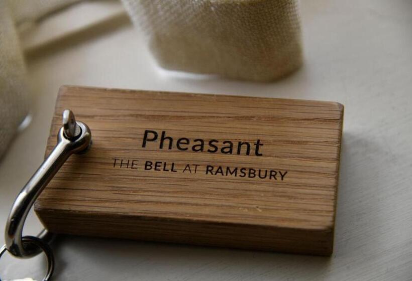 Номер Deluxe Кровать Кинг, The Bell At Ramsbury