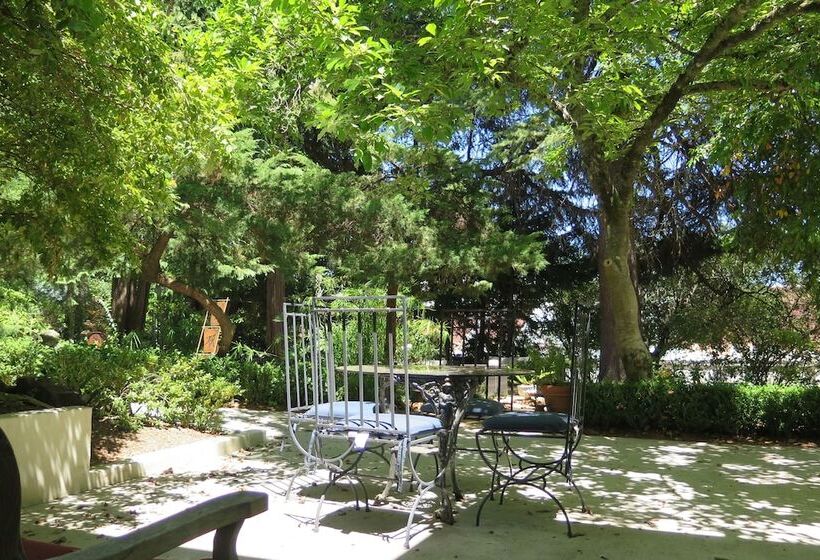 이그제큐티브 룸, Calderwood Inn