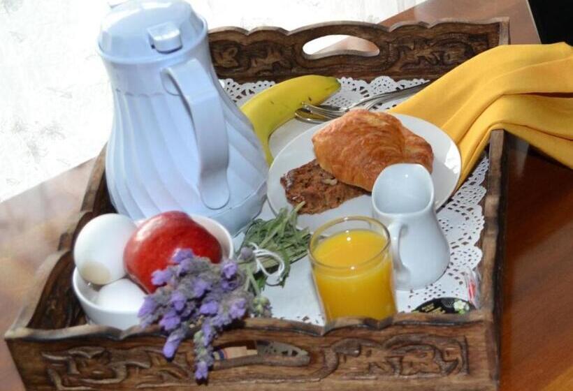 스탠다드 룸 킹사이즈 침대, Carmel Valley Lodge