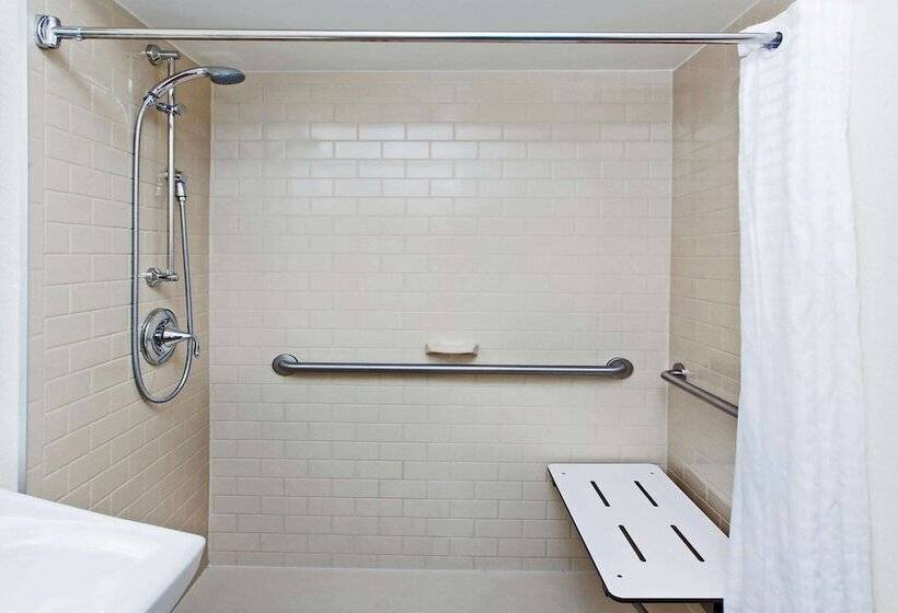 Люкс Адаптированный для Инвалидов, Mainstay Suites Kansas City Overland Park