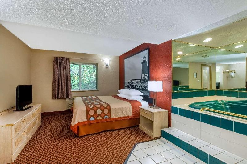 Люкс Кровать Кинг, Super 8 By Wyndham Marysville/port Huron Area