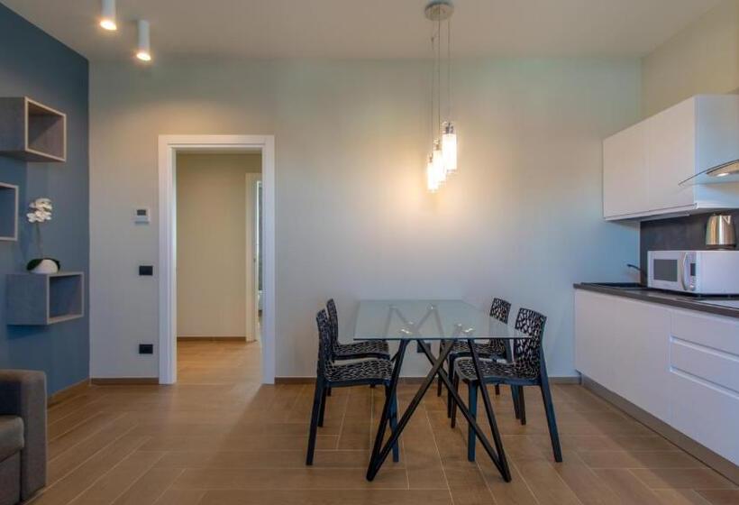 Люкс Кровать Кинг, Atmosfera Apartments & Suites