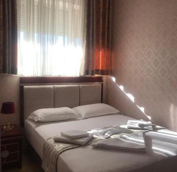 基本间, British Hotel Pogradec