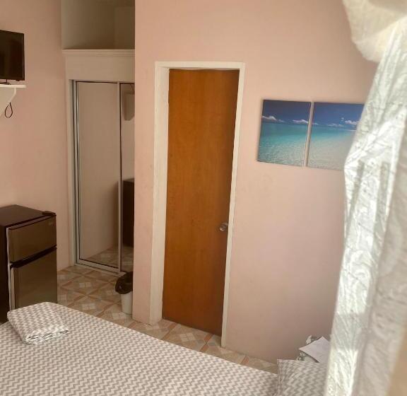 اتاق اکونومی, Beverley's Guest House, Nevis
