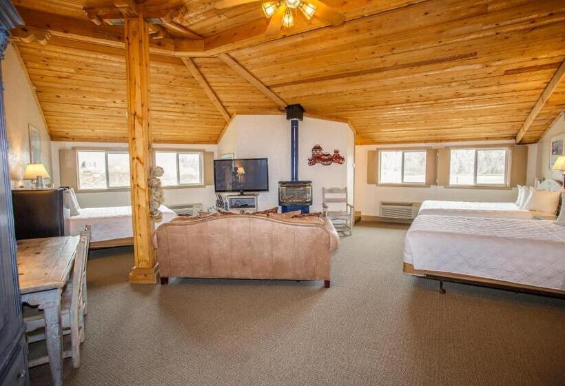 Люкс Повышенной Комфортности, Chama Trails Motel