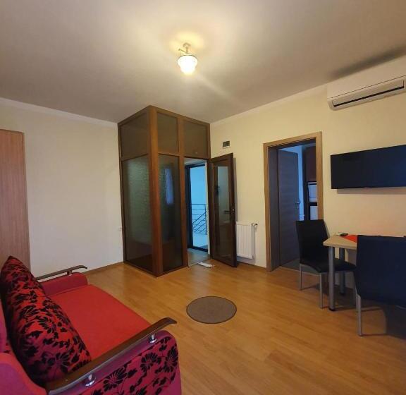 Студио Стандарт с Балконом, Elis Residence