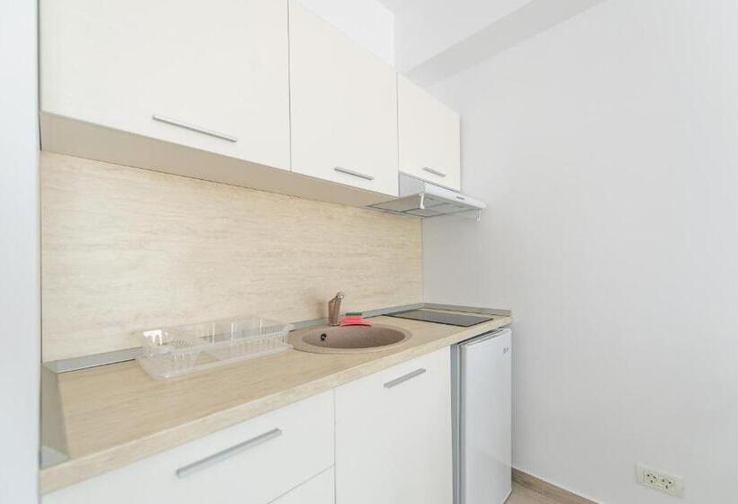 Номер Deluxe Вид на Море с Балконом, Zip Apartments