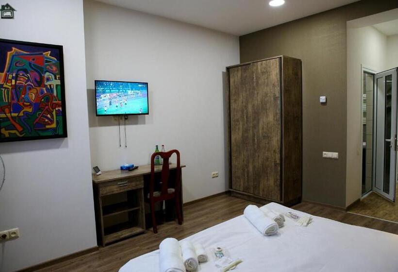اتاق استاندارد با تخت بزرگ, Gyurji Home   Guest House In Gyumri