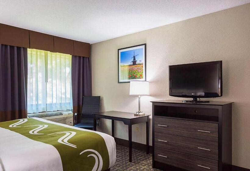 Номер Стандарт, Quality Inn & Suites