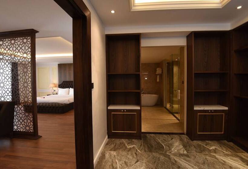 سوئیت پرزیدنت, Phu Cuong Hotel Ca Mau