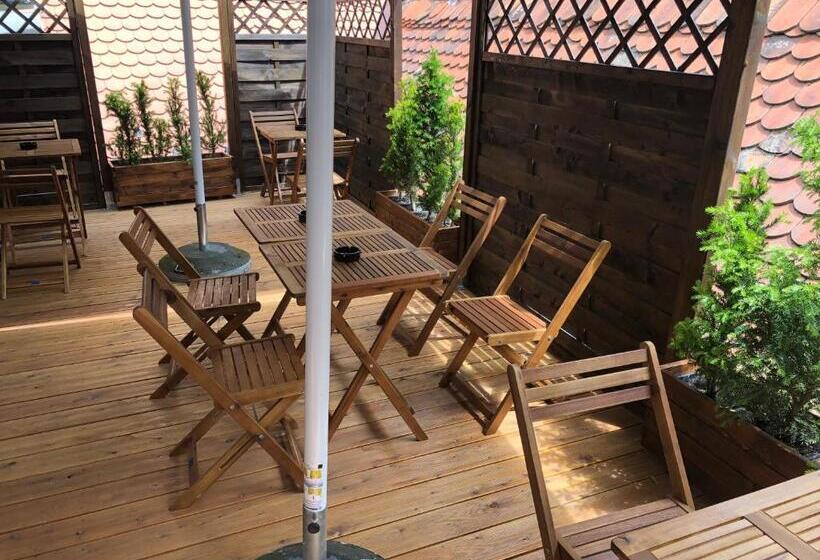 اتاق استاندارد, Patrick's Pub