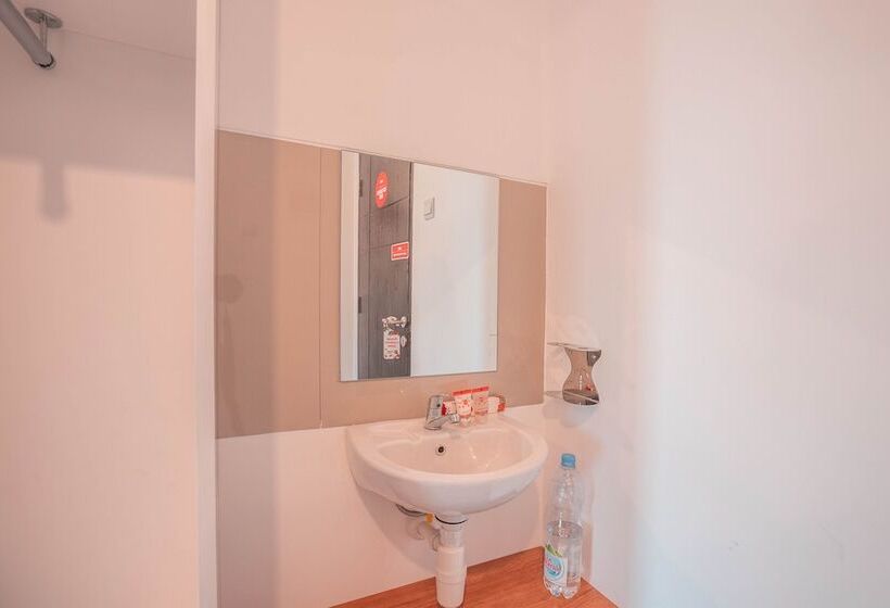اتاق استاندارد, Flagship 728 Baileys Apartment