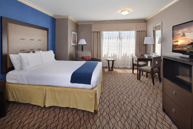 Номер Стандарт Кровать Кинг Адаптированный для Инвалидов, Holiday Inn Express Port Hueneme, An Ihg