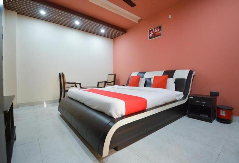 三人经典房间, Oyo 28000  Shivay Residency