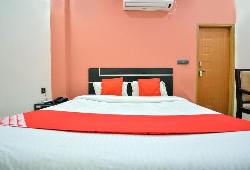 三人经典房间, Oyo 28000  Shivay Residency