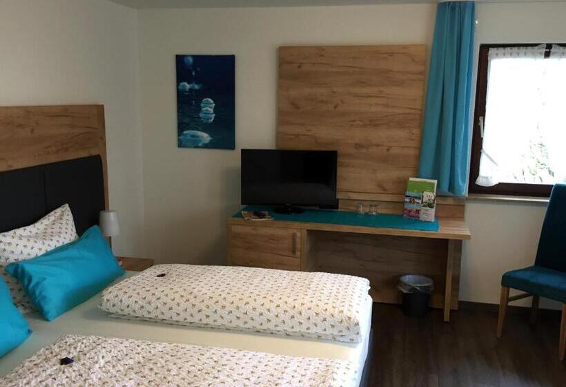 Номер Стандарт с Балконом, Gästehaus Meng
