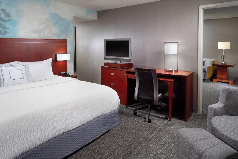 اتاق استاندارد با تخت بزرگ, Courtyard By Marriott Atlanta Buckhead