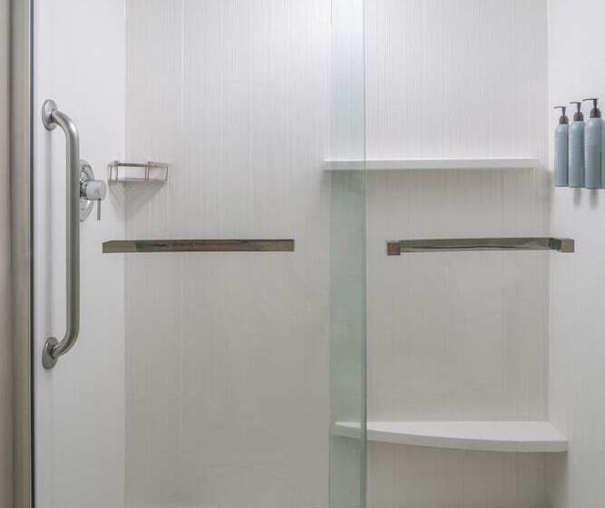 带2个双人床的标准工作室, Courtyard By Marriott   Naples