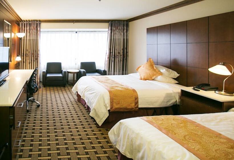 Номер Deluxe, La Crystal Hotel  Los Angeles Long Beach Area